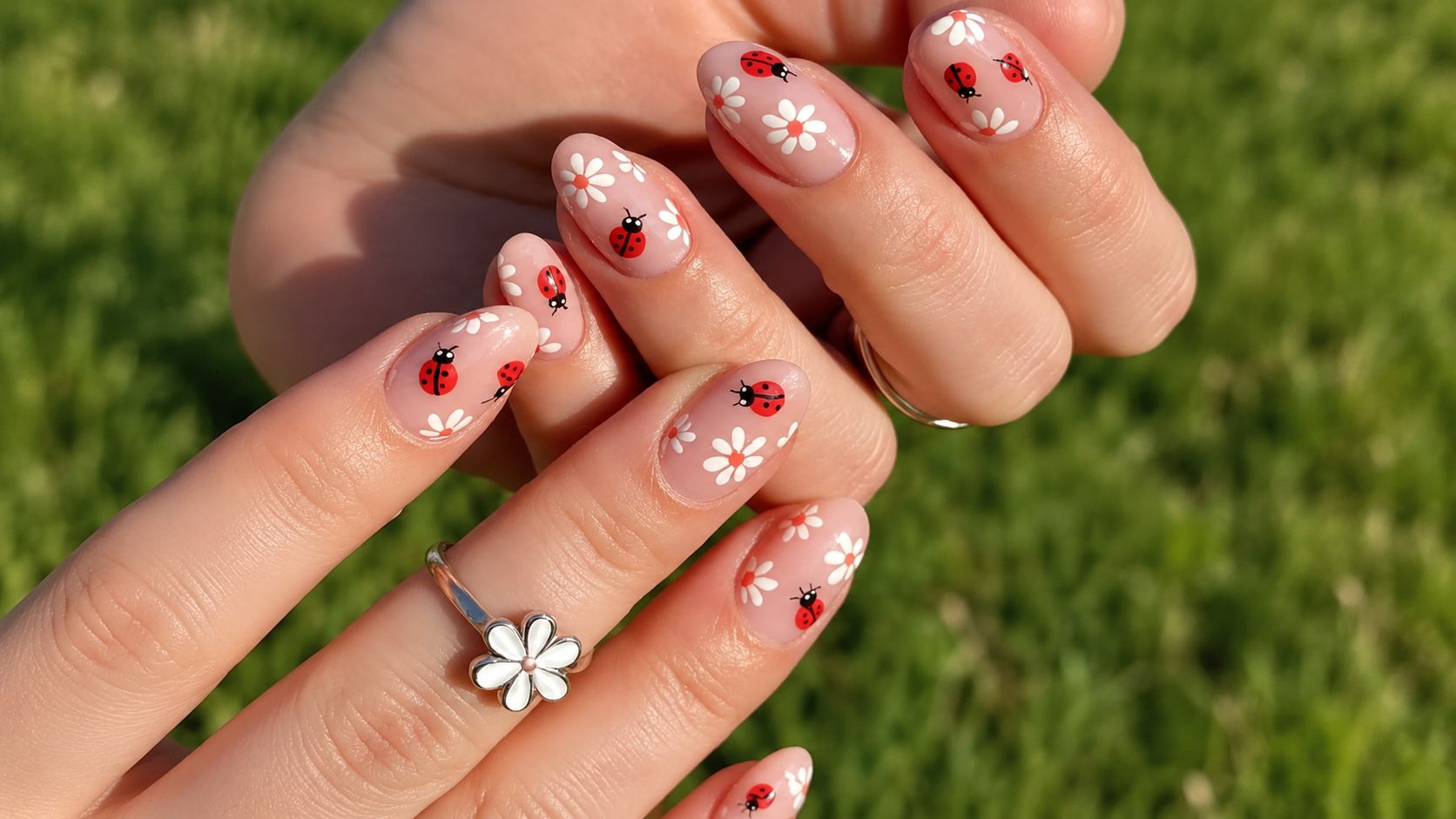Seasonal nail colors